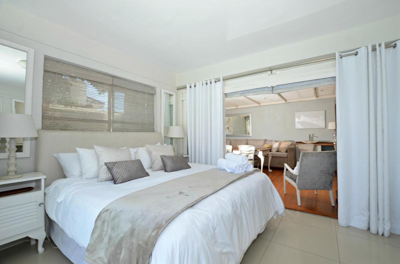 White Waves Beach House Bloubergstrand Exteriör bild