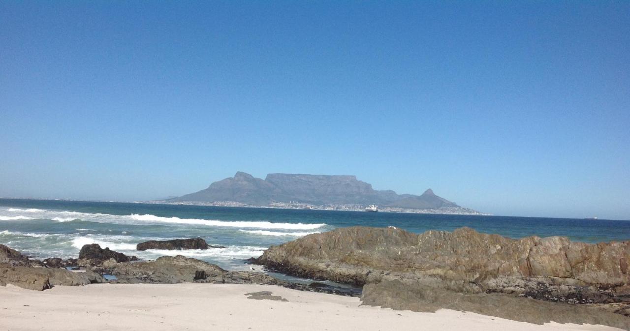 White Waves Beach House Bloubergstrand Exteriör bild