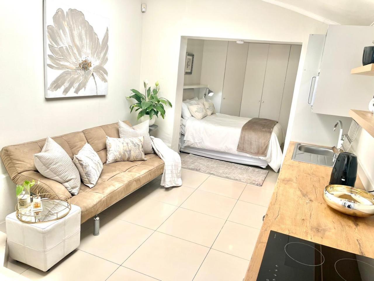 White Waves Beach House Bloubergstrand Exteriör bild