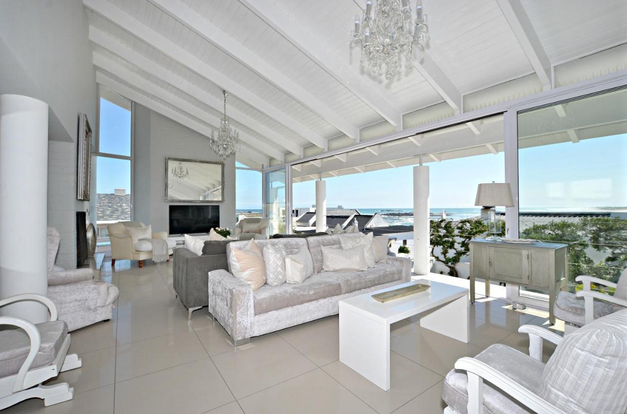 White Waves Beach House Bloubergstrand Exteriör bild