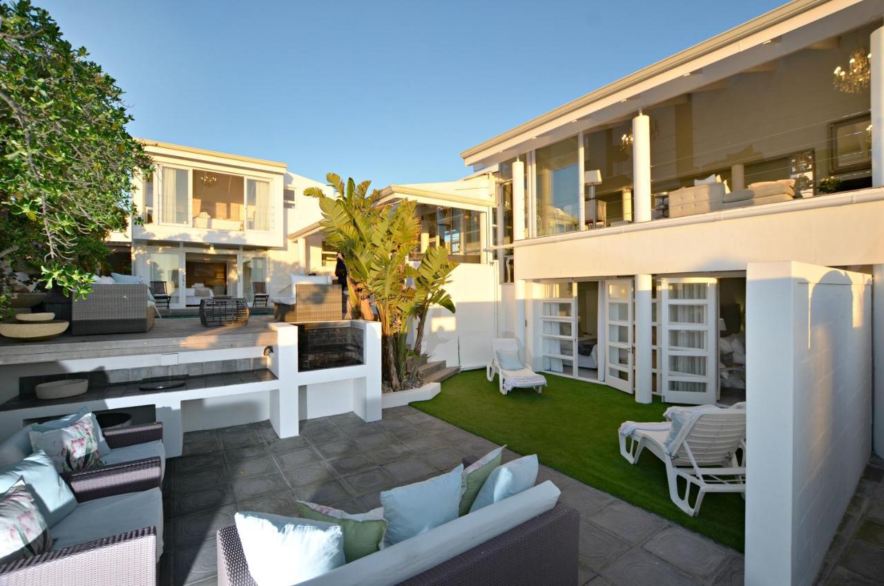 White Waves Beach House Bloubergstrand Exteriör bild