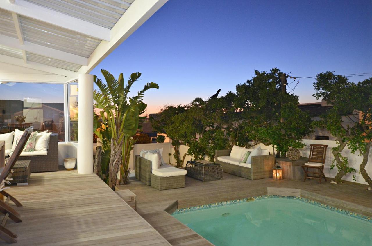 White Waves Beach House Bloubergstrand Exteriör bild