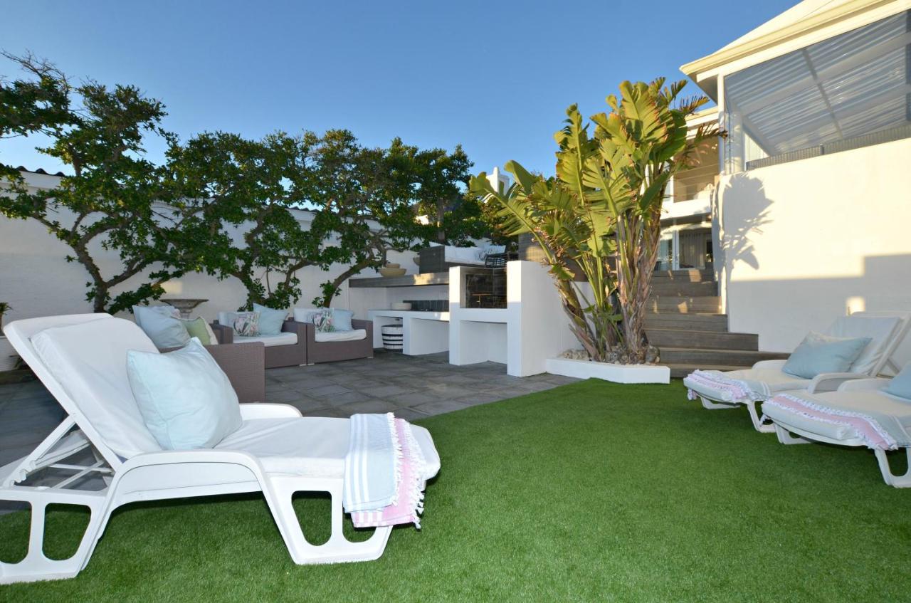 White Waves Beach House Bloubergstrand Exteriör bild