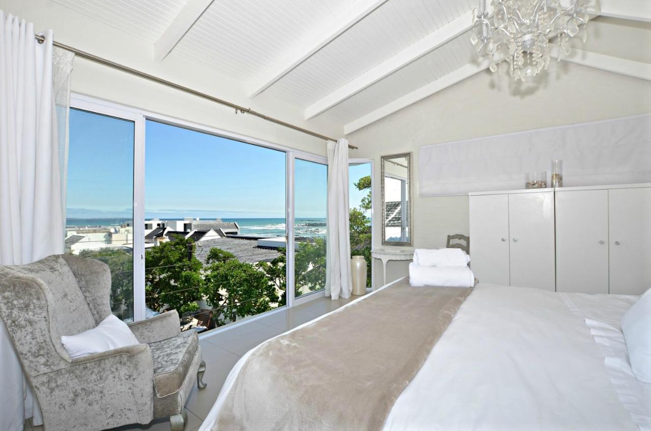 White Waves Beach House Bloubergstrand Exteriör bild