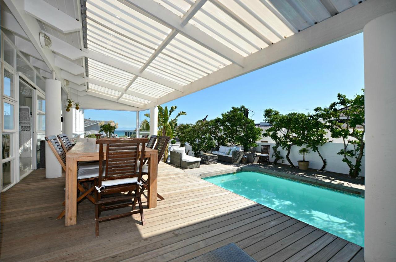 White Waves Beach House Bloubergstrand Exteriör bild